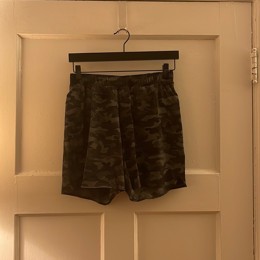 Lululemon “surge” 6 inch lined shorts